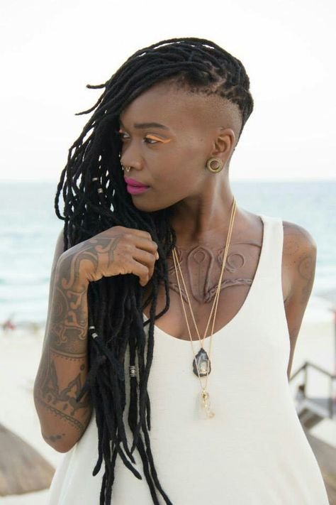 Artist Muse, Thick Locs, Dreadlocks Hairstyles, Shaved Side, Braids With Shaved Sides, Dread Locks, Shaved Side Hairstyles, Shaved Hair Designs, Body Decor