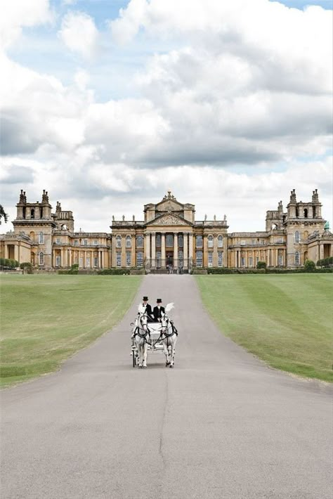 Blenheim Palace is a country house in Woodstock, Oxfordshire, England. It is the seat of the Dukes of Marlborough and the only non-royal, non-episcopal country house in England to hold the title of palace. Woodstock Oxfordshire, House In England, Princess Fantasy, Manor Homes, Oxfordshire England, Grand Wedding, English Castles, Blenheim Palace, Castle Mansion