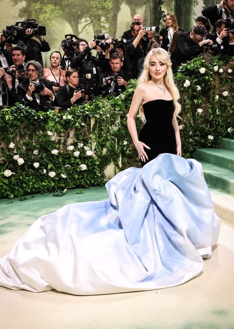 Gala Outfits, Sabrina Carpenter Outfits, Met Gala Outfits, Givenchy Couture, Met Gala Dresses, Gala Fashion, Met Gala Red Carpet, Met Ball, Vogue Dress