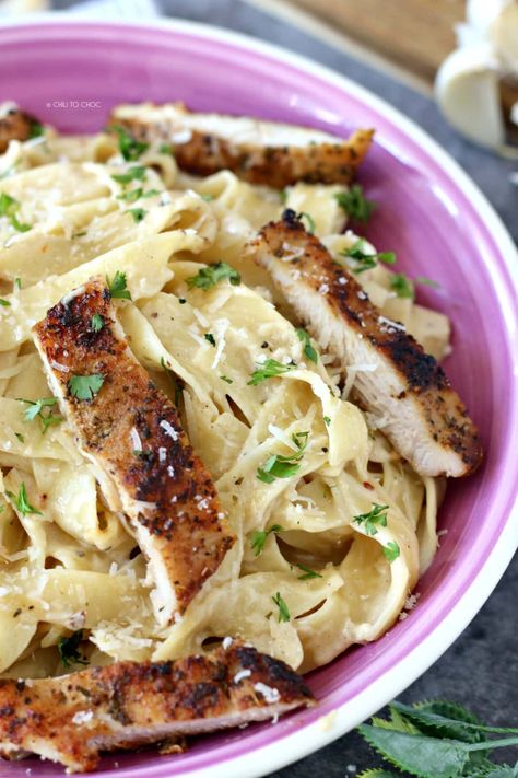 Grilled Chicken Alfredo Pasta, Grilled Chicken Alfredo, Olive Garden Alfredo Sauce Recipe, Vegetarian Alfredo, Grilled Chicken Pasta, Chicken Fettuccine Alfredo, Chicken Fettuccine, Fettuccine Alfredo Recipes, Chicken Alfredo Recipes