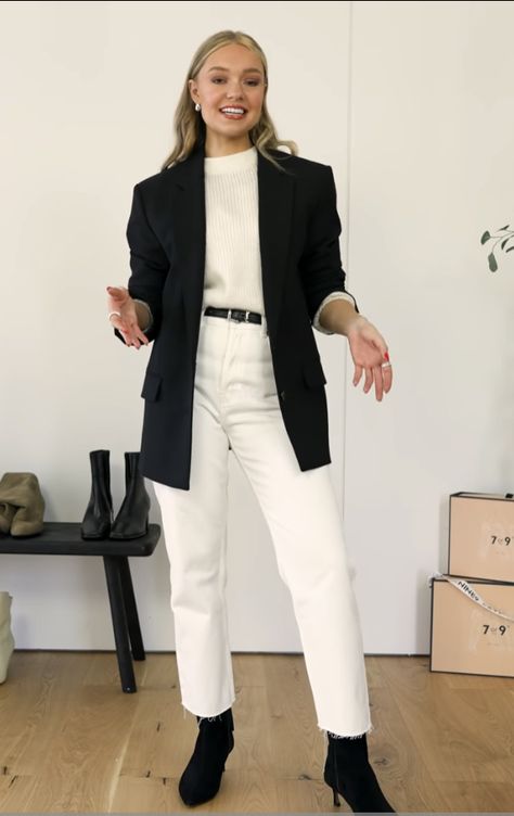 White Pants Black Blazer Outfit, White Jeans Black Blazer Outfit, Zara Trends, Black Jacket Outfit, Lydia Tomlinson, White Jeans Winter, Black Blazer Outfit, Black Boots Outfit, Winter Pants Outfit