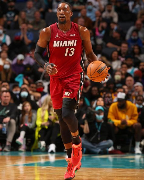 Bam Adebayo Wallpaper, Bam Adebayo, National Basketball Association, Miami Heat, Nba Players, Iphone Wallpapers, Nba, Miami, Sports Jersey