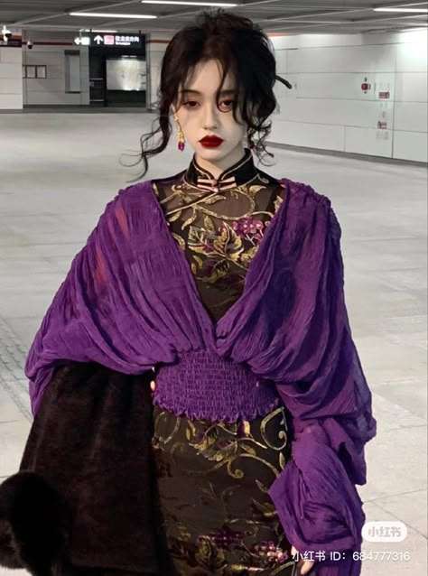 Asian Vampire, Gothic Kimono Outfit, Gothic Japanese Street Fashion, Witchy Runway Fashion, Dark Kimono Traditional, Unusual Outfits, Fairytale Fashion, Gothic Lolita, Fantasy Clothing