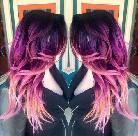 Magenta purple pink ombre hair Hair Color Ideas Trendy, Magenta Hair Colors, Pink And Purple Hair, Pink Ombre Hair, Magenta Hair, Purple Ombre Hair, Light Pink Hair, Beautiful Hair Color, Trendy Hairstyle