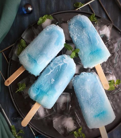 Blue lagoon popsicle filled with jelly to beat the heat Blue Popsicle Aesthetic, Blue Ice Cream Aesthetic, Popsicle Aesthetic, Ice Popsicles, Blue Foods, Blue Popsicles, Blue Popsicle, Flavored Ice Cubes, Blue Ice Cream