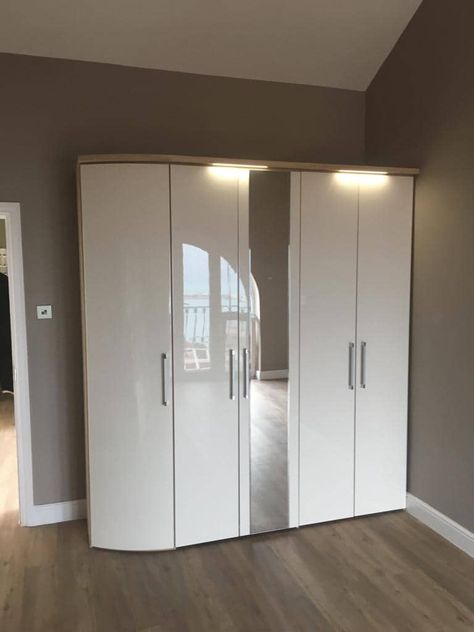 White Glossy Wardrobe, Vinyl Cupboard, Glossy Wardrobe Designs, Cupboard With Mirror, Fitted Wardrobe, Wardrobe Designs, Bedroom Cabinets, Bedroom Wall Colors, White Bedroom