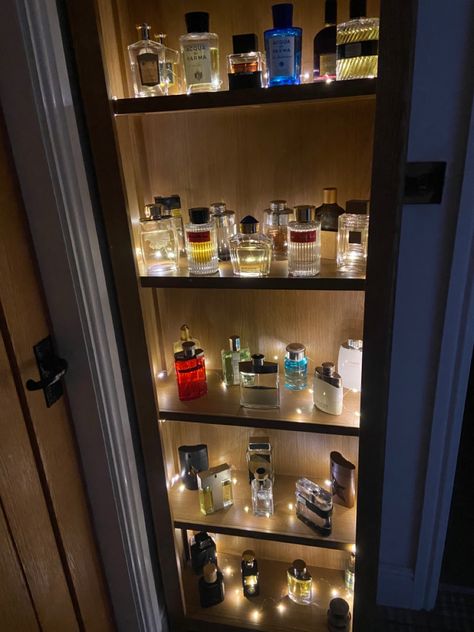 Fragrance display Aftershave Storage Ideas, Cologne Shelf For Men, Mens Cologne Display, Fragrance Display Home, Cologne Display Ideas, Perfume Shelf Ideas Bedroom, Cologne Storage Ideas, Fragrance Display Ideas, Cologne Organization