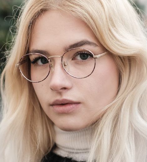 Feminine Glasses, Metal Glasses, Golden Rose, Gold Wire, Glasses Fashion, Pastel Pink, Style Inspiration, Trending Outfits, Unique Jewelry