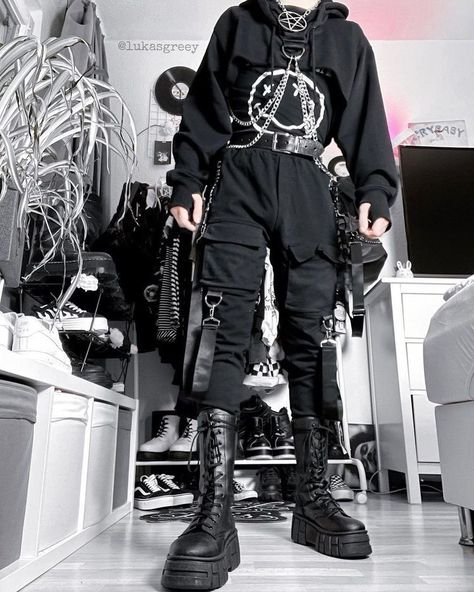 Men Punk Outfits, Masc Emo Outfits 2000s, Punk Men Outfit, E Boy Outfit, Male Goth Outfits, Emo Boy Style, Warcore Outfits, Emo Outfits For Guys, Punk Techwear