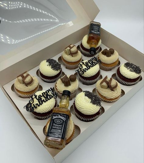 Dewars Whisky Cake, Alcohol Theme Cupcakes, Whiskey Cupcakes Design, 21st Birthday Cupcakes Alcohol, 40th Birthday Cupcake Cakes For Men, Cupcakes With Liquor Bottles, 30th Bday Cupcakes For Men, 25th Birthday Cupcakes For Him, 20th Birthday Cupcakes For Him