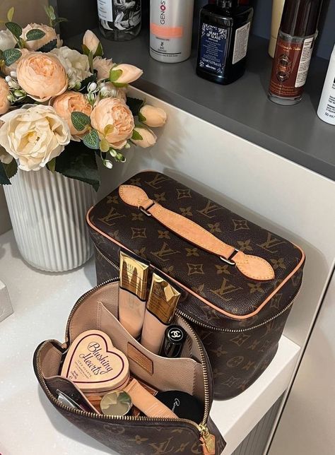 Luxury Makeup Vanity, Louis Vuitton Makeup Bag, Louis Vuitton Aesthetic, Louis Vuitton Makeup, Vision Board Diy, Style On A Budget, Makeup Bag Essentials, Vanity Bag, Cosmetics Bag