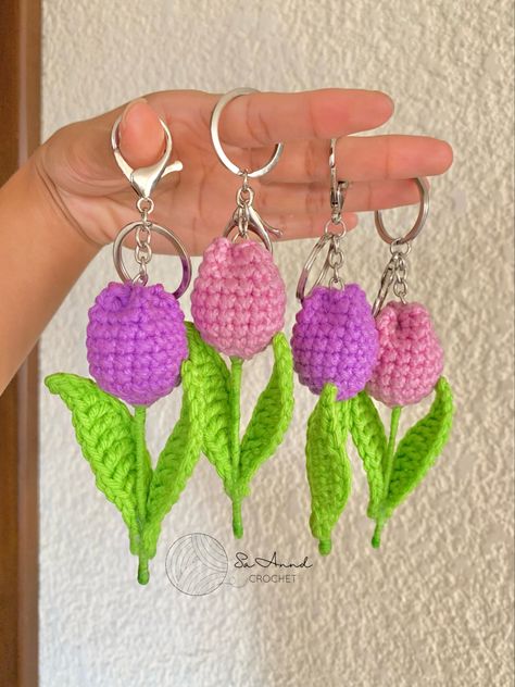 Crochet Heart Keychain, Crochet A Heart, Small Crochet Gifts, Keychain Patterns, Crochet Store, Heart Applique, Crochet Patterns Free, Crochet Keychain Pattern, Crochet Wedding