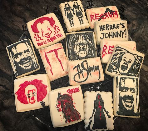 Stephen King Birthday Party, Stephen King Party Decorations, Stephen King Party, Stephen King Birthday, King Cupcakes, Horror Cookies, Movie Character Halloween Costumes, The Stand Stephen King, Wedding Foods