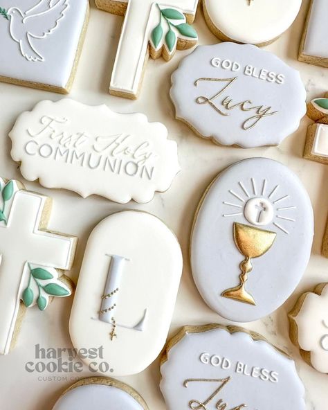 A First Communion set in the prettiest shade of lavender 🕊️ arch, long plaque, oval @kaleidacuts plaque @wildflourbakeryla long oval, cross @maisonscustomcutters #customcookies #omahacustomcookies #firstcommunioncookies #baptismcookies Lavender Arch, Baptism Cookies, Communion Sets, First Holy Communion, April 15, Holy Communion, Custom Cookies, First Communion, Christening