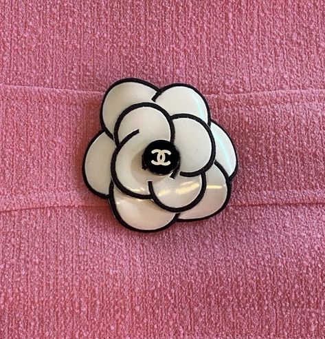 Chanel Spring, 1995 white patent leather Chanel Camellia brooch Chanel Spring 1995, Camellia Chanel, Chanel Archive, Chanel Flower, Coco Fashion, Making Flowers, Chanel Camellia, Office Outfits Women, Chanel Spring