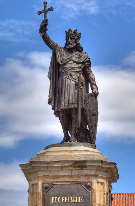 the statue of Pelayo in Gijon, Spain Gijon Spain, Important People In History, Christian Military, Medieval King, Umayyad Caliphate, Spanish Empire, Bay Of Biscay, Spanish People, Asturian