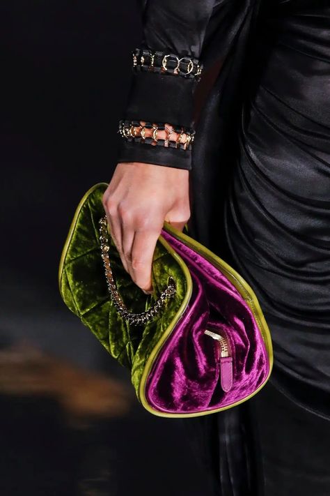 Handbag Trends, Peter White, Crafted Bag, City Of Lights, Oversized Clutch, It Bag, Potli Bags, Bucket Bags, Miuccia Prada