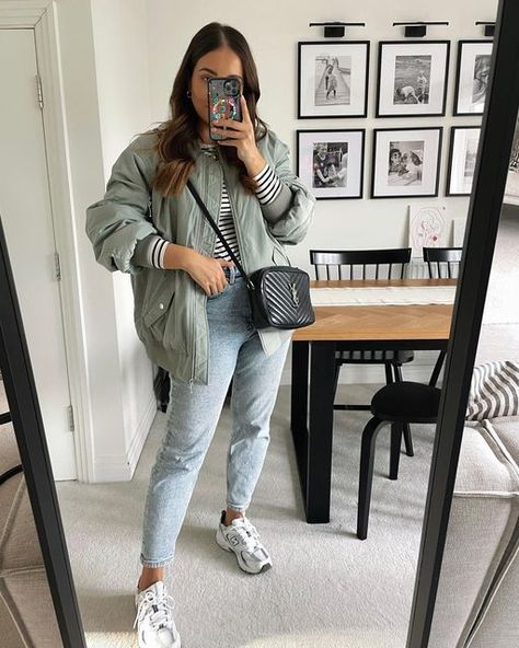 Chick Outfit, Trainers Outfit, Birkenstock Outfit, Mom Jeans Outfit, Just Style, February 10, Weekend Outfit, Casual Fall Outfits, Mom Outfits