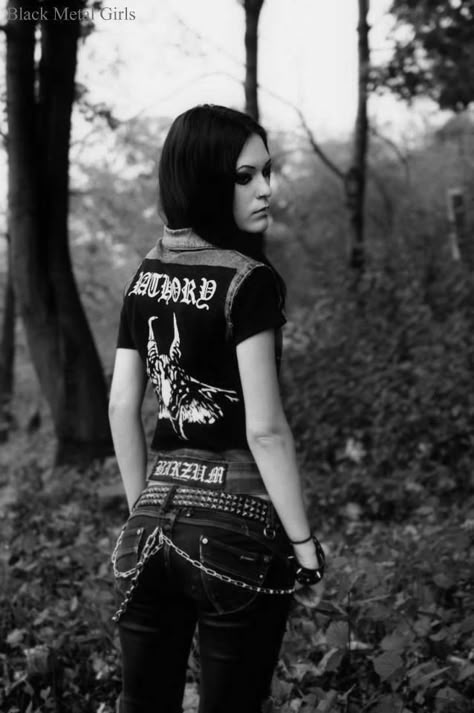 Black metal style – Metal Squarespace Metal Outfits, Black Metal Fashion, Metalhead Fashion, Strange Fashion, Metal Outfit, Metalhead Girl, Black Metal Girl, Metal Goth, Street Goth