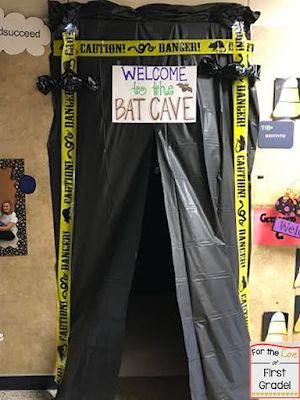 For the Love of First Grade: Transform Your Classroom into a Bat Cave! Nautical Crochet, Halloween Classroom Activities, Halloween Classroom Decorations, Free Crochet Sweater, Classe Harry Potter, Halloween Sleepover, Halloween Office, Superhero Classroom, Halloween Fest