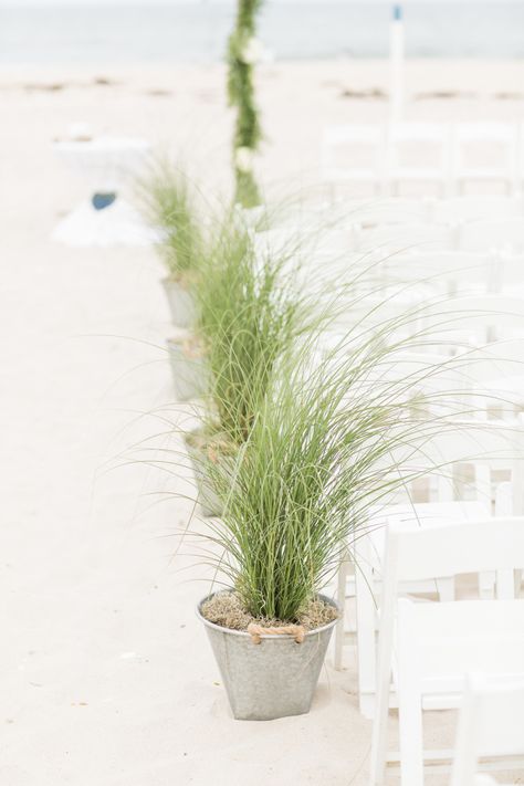 Hamptons Party, Western Table, Grass Centerpiece, Elegant Black Tie, Hamptons Beach, Weddings Idea, Hamptons Wedding, Green Wedding Inspiration, Wedding Isles