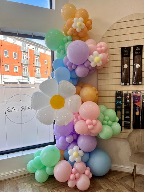 Spring & Summer ready @hairlabpreston 💕☀️🌸 We love this cute pastel & flower theme display to brighten up Amy’s gorgeous salon 🌼 Using the gorgeous @sempertex pastel range 🫶🏼 #hairsalon #salonballoons #pastelballoons #balloongarland #flowersballoons #springballoons #pastelcolors #sempertexballoons #balloonarch #prestonlancashire #prestonsalon #shimmerandconfetti #theeventcollectivex #daisyballoons #flowerpowertheme Spring Fling Balloon Arch, Spring Balloon Arch, Spring Balloon Garland, Easter Balloons, Aladdin Birthday Party, Daisy Theme, Balloon Stand, Beautiful Balloons, Balloons Decoration