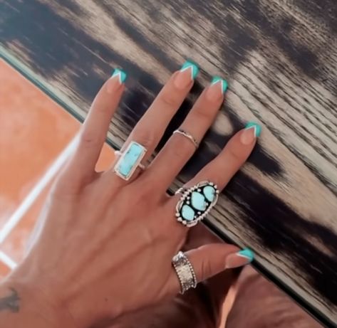 Simple Nail Ideas Western, Country Nail Inspo Short, Simple Accent Nail Ideas, Winter Country Nails, Plain Western Nails, Country Music Concert Nails, Trendy Western Nails, Western Hoco Nails, Basic Western Nails