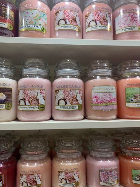 Kawaii Cutecore, Candle Obsession, 2024 Aesthetic, Yankee Candles, Cocoa Christmas, Blush Bouquet, Rainbow Cookies, Pink Xmas, Cute Candles