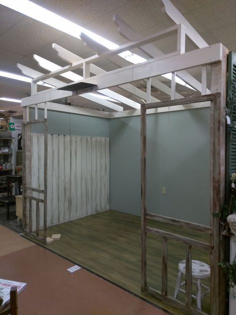 Booth Crush: Vintage Booth Makeover Antique Mall Booth Walls, Antique Booth Ceiling Ideas, Vintage Booths Ideas, Peg Board Store Display, Flea Market Booth Design, Booth Walls Vendor, Large Booth Design, Boho Booth Ideas, Diy Booth Design