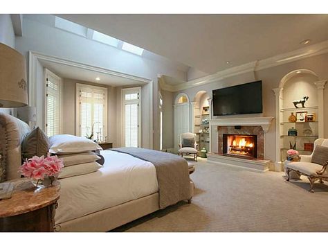 Masterbed Ideas With Fireplace, Fireplace In The Bedroom Master Suite, Huge Master Bed, Nice Big Bedrooms, Suburban House Interior Master Bedrooms, Large Master Suite With Sitting Area, Dream Bedroom Luxury Master Suite Fireplace, Big House Inside Bedroom, Big Bedroom Design Modern