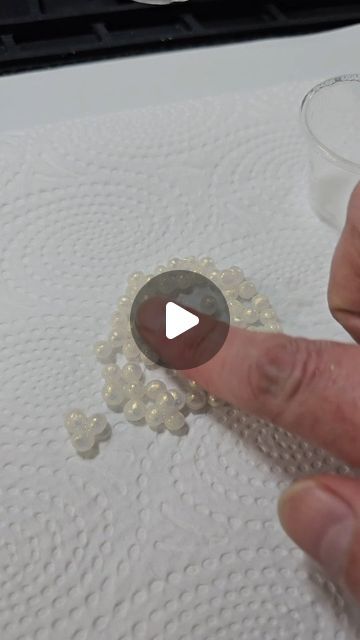 Daniel Cooper on Instagram: "Making Pearls With Shampoo  Full video is #185 on my YT  Making Pearls from Resin using shampoo, another of my crazy resin art techniques 🤪  #resin #resinart #jewelrymaking" Resin Techniques Videos, Daniel Cooper Resin, Resin Crafts To Sell, Resin Gift Ideas, Resin Videos, Resin Jewellery Ideas, Resin Techniques, Resin Jewelry Tutorial, Resin Jewerly