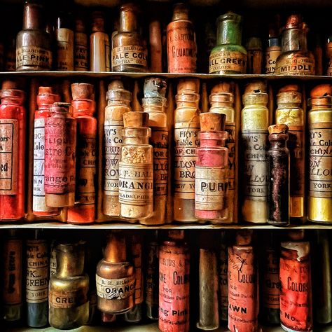 @815vintagegoods on Instagram Antique Art Supplies, Vintage Art Supplies Aesthetic, Paint Sets Art Supplies, Vintage Art Supplies, Art Supply Box, Art Supplies Paint & Paint Tools, Puzzle Pictures, Aged Paper, Homemade Paint