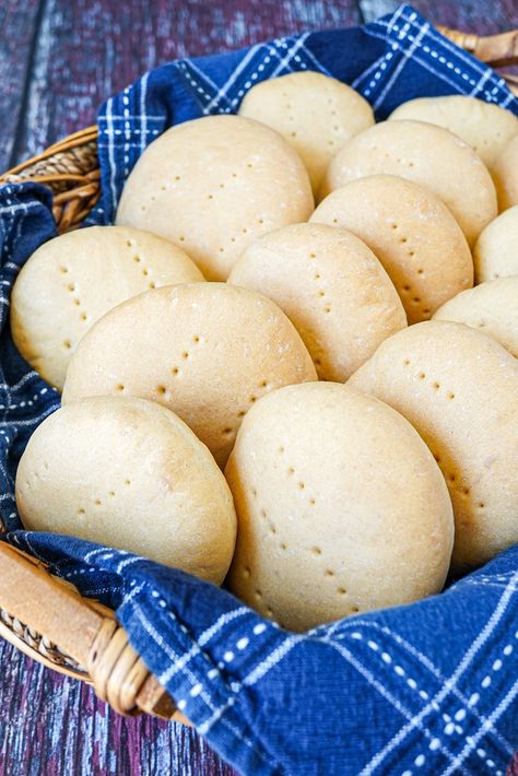 Chilean Bread Recipe, South American Recipes, Chilean Recipes, Country Bread, Cooking Bread, Breads & Buns, Bread Machine Recipes, Breakfast Breads, Healthy Eating Recipes