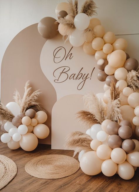 Floral Baby Shower Decorations That Are Perfectly Neutral Neutral Baby Shower Themes, Floral Baby Shower Decorations, Gender Neutral Baby Shower Ideas, Neutral Baby Shower Ideas, Gender Reveal Baby Shower Themes, Creative Baby Shower, Events Decor, Bloom Baby, Cute Themes