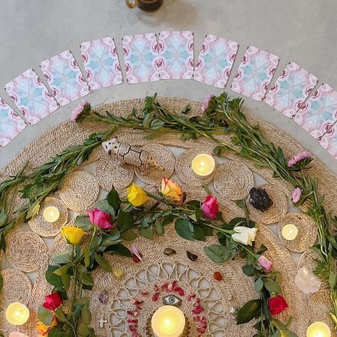 Womens Circle Altar, Women’s Circles, Women Circle Ideas, Women’s Circle, Womens Circles, Yoga Circle, Altar Inspiration, Womens Circle, Yoga Flowers