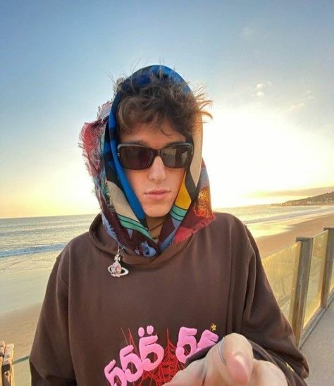 Scarf Aesthetic, Festival Outfits Men, David Sims, Instagram Jewelry, Music Festival Outfits, Winter 23, Scarf Outfit, Bandana Styles, Baggy Clothes