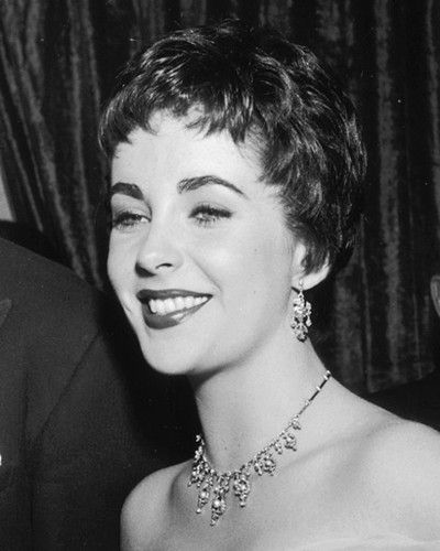 Icons Women, Style Icons Women, Grown Out Pixie, 1950s Hairstyles, Curly Pixie, Haircut Inspiration, Elizabeth Taylor, Golden Age Of Hollywood, Trendy Style