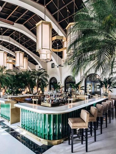 Best Hotel Bars Around The World: Le Sirenuse Champagne Bar, Four Seasons Miami #travel Four Seasons Surf Club, Hotel Bars, Interior Hotel, Joseph Dirand, Café Design, Hotel Lobbies, Green Bar, Surf Club, Champagne Bar