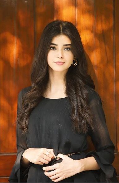 Dps For Girls, Pakistani Wedding Outfits, Stylish Dpz, Girls Dp Stylish, Beautiful Pakistani Dresses, Indian Photoshoot, Girly Photography, Stylish Girl, Black Dress