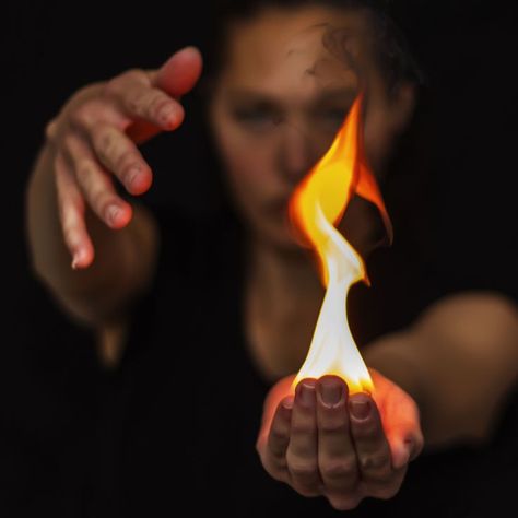 Learn How To Perform Sizzling Magic Tricks Using Fire: Handheld Fireballs Science Magic Tricks, Science Magic, Science Tricks, Cool Magic Tricks, Halloween Tricks, Easy Magic Tricks, Witchcraft Spells, Paper Halloween, Black Magic Spells