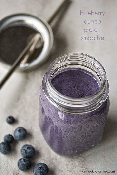 Easy blueberry quinoa protein smoothie: dairy-free, gluten-free, refined sugar-free | yankeekitchenninja.com @lovemysilk #ad Quinoa Smoothie Recipes, Quinoa Smoothie, Banana Quinoa, Blueberry Quinoa, Sugar Detox Diet, Quinoa Protein, Protein Smoothie Recipes, Easy Blueberry, Blender Recipes