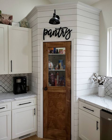 Pantry Door Design, Small Corner Pantry, Corner Pantry Ideas, Rustic Pantry Door, Corner Kitchen Pantry, Pantry Door Ideas, Rustic Pantry, Pantry Closet Design, Small Kitchen Pantry