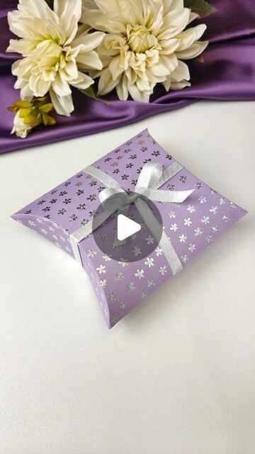 How To Make Gift Box With Paper, Gift Envelopes Diy, Small Gift Wrapping Ideas, Paper Gift Boxes Diy, Christmas Gifts Wrapping, Present Wrapping Ideas, Diy Gift Bag, Pretty Gift Wrapping Ideas, Paper Cake Box