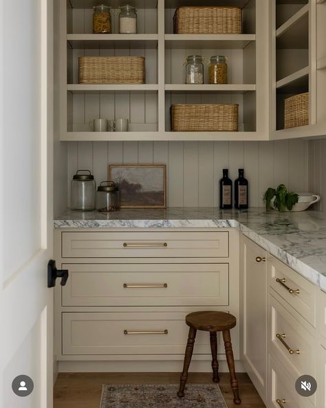 Design That Inspires | Pantry edition I think the large pantry I’ve design in our new build might be one of the rooms I’m most excited for and these designs are all giving me major inspiration ✨ What would you put in your dream pantry?? Tell me in the comments! Design credit: 1. @alihenrie 2. Source unknown 3. @jamesmayhomes 4. @eyeforpretty #kitchenstylingideas #pantrystorage #kitchenpantry #kitchenshelfie #pantrymakeover #kitchensolutions #pantrydesign #pantryorganization #kitc... Dream Pantry, Pantry Makeover, Large Pantry, Kitchen Solutions, Pantry Design, Pantry Storage, Coffee Station, Source Unknown, Pantry Organization