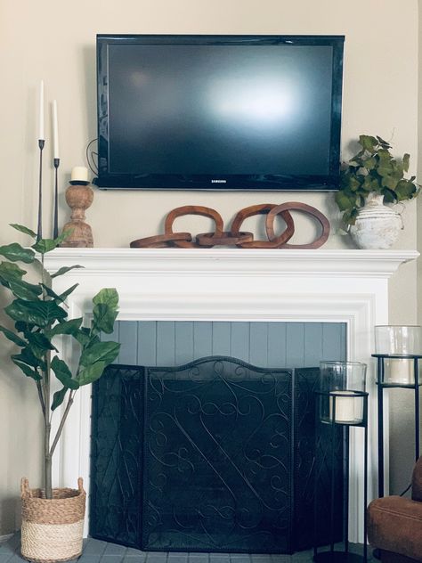 Decorate A Mantle With A Tv, Mantle Decor Around Tv, Under Tv Mantle Decor, Tv Over Mantle Decor, Everyday Mantle Decorating Ideas With Tv, Year Round Mantle Decor With Tv, Decorating Mantle With Tv Above, Under Tv Decor Mount Tv, Small Mantle Decor With Tv