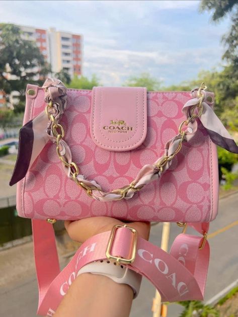 Pink Coach Bag, Pink Coach Purses, Girly Vibes, Sac Diy, My Style Bags, Trendy Purses, Dream Bags, Luxury Bags Collection, Pink Lifestyle