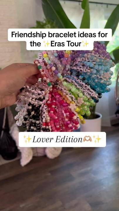 Friendship Bracelet Ideas, Taylor Swift Costume, Cute Friendship Bracelets, Taylor Swift Party, Taylor Swift Birthday, Taylor Swift Fan Club, Taylor Swift Tour Outfits, Friendship Bracelets With Beads, Taylor Swift Cute