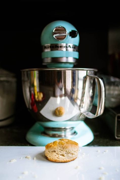 homemade buttermilk biscuit in front of mixer Hardees Biscuit Recipe, Quick Biscuit Recipe, Biscuit Recipes Dinner, Quick Biscuits, Stand Mixer Recipes, Kitchen Aide, Easy Biscuit Recipe, Kitchen Aid Recipes, Homemade Buttermilk Biscuits