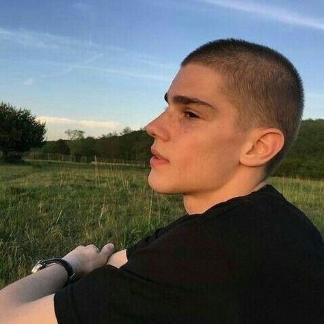 Skater Boys, Archie Andrews, Russian Men, Corte De Cabelo Masculino, Shaved Head, The Perfect Guy, Buzz Cut, Dream Guy, Pretty Men