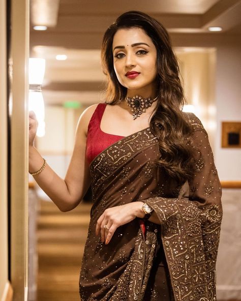 Trisha Saree, Trisha Actress, Pranitha Subhash, Long Blouse Designs, Trisha Krishnan, Marriage Dress, Simple Saree Designs, Fashionable Saree Blouse Designs, Fancy Sarees Party Wear